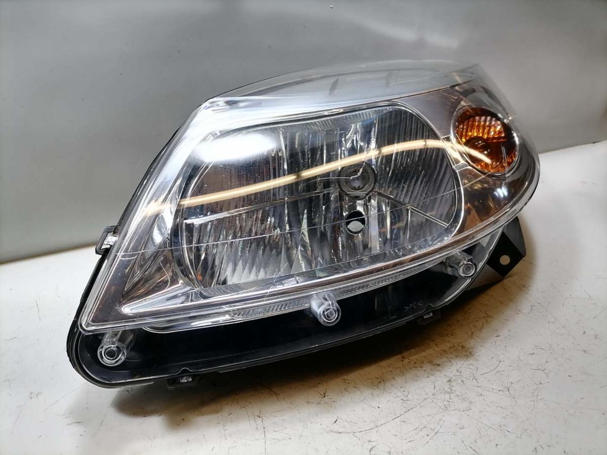 Dacia Sandero 1 original Scheinwerfer vorn links Halogen Bj.2012 Kratzer